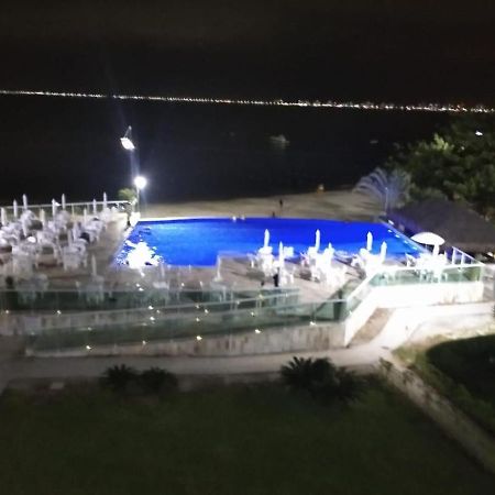 Apartamento Pe Na Areia Frente Para O Mar E Piscina Na Prainha Caraguatatuba Εξωτερικό φωτογραφία