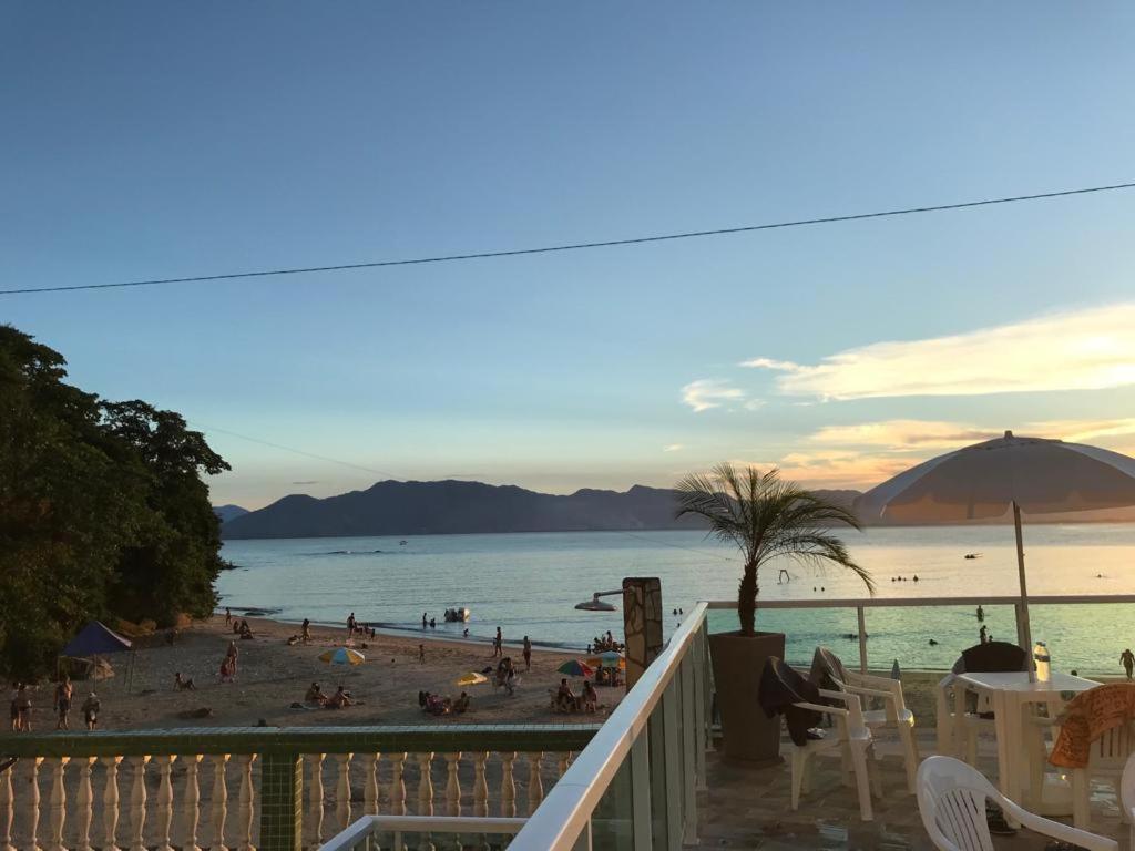 Apartamento Pe Na Areia Frente Para O Mar E Piscina Na Prainha Caraguatatuba Εξωτερικό φωτογραφία